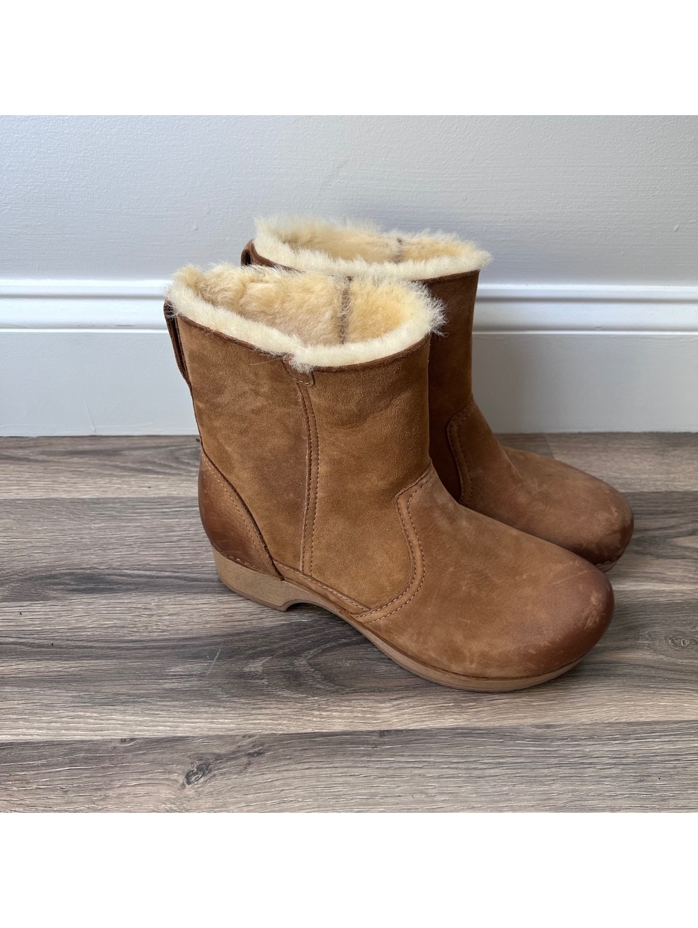 Dansko Women's Brown Suede Shearling Ankle Boots Size 38